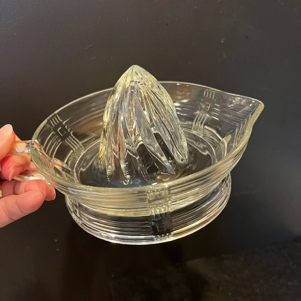 Vintage 1930s Clear Glass Citrus Juicer Lemon Reamer